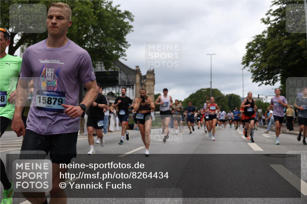 29.06.2025 - hella hamburg halbmarathon Yannick Fuchs http://msf.ph/oto/8264434 29.06.2025 10:48:45 20KM 1125, 1327, 1496, 1506, 1628, 2119, 2474, 2561, 2771, 2884, 2955, 3041, 3177, 3652, 3791, 3794, 3861, 3945, 4029, 4189, 4231, 4903, 4938, 5319, 6082, 6084, 6433, 6443, 6587, 6723, 6938, 8449, 8487, 8514, 8698, 8772, 8973, 9227, 10191, 10192, 10263, 10368, 10376, 11184, 11333, 11499, 11747, 11797, 11799, 11976, 12186, 12526, 12961, 13297, 13988, 14036, 14175, 14592, 14638, 14660, 14834, 14948, 15389, 15408, 15879, 16047, 16327, 17842, 18380 meine-sportfotos.de