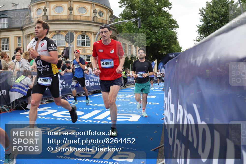 29.06.2025 - hella hamburg halbmarathon Strokosch-Dieckow http://msf.ph/oto/8264452 29.06.2025 10:44:41 Ziel 1782, 1941, 2365, 2402, 2970, 3004, 3785, 4270, 4915, 4991, 5476, 6490, 6495, 7325, 10669, 12711, 14351, 14798, 14816, 15185, 15233, 16224, 16834, 17251, 18107, 18437, 18464, 18539, 18560, 18868, 19206, 19207 meine-sportfotos.de