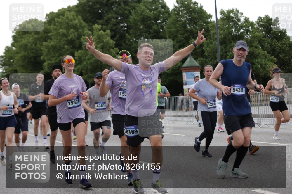29.06.2025 - hella hamburg halbmarathon Jannik Wohlers http://msf.ph/oto/8264455 29.06.2025 10:33:13 Lombardsbrücke 1189, 1275, 1896, 1995, 2342, 2776, 3170, 3560, 4164, 4361, 4433, 4449, 4696, 5075, 5096, 5141, 5557, 5569, 5821, 5822, 5887, 6109, 6854, 6999, 7653, 7705, 8021, 8157, 8282, 8891, 9234, 9258, 9438, 9750, 9799, 10561, 11338, 11453, 11546, 11676, 11811, 11827, 11928, 12237, 12238, 12652, 12835, 12855, 13375, 13601, 13853, 14098, 14451, 15044, 15072, 15367 meine-sportfotos.de