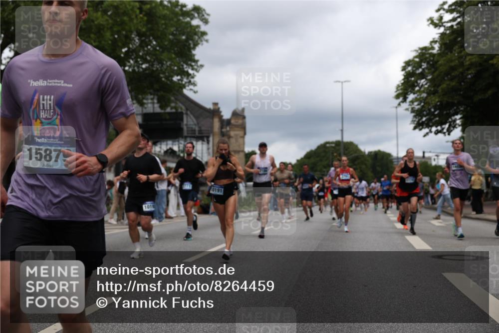 29.06.2025 - hella hamburg halbmarathon Yannick Fuchs http://msf.ph/oto/8264459 29.06.2025 10:48:45 20KM 1125, 1327, 1496, 1506, 1628, 2119, 2474, 2561, 2771, 2884, 2955, 3041, 3177, 3652, 3791, 3794, 3861, 3945, 4029, 4189, 4231, 4903, 4938, 5319, 6082, 6084, 6433, 6443, 6587, 6723, 6938, 8449, 8487, 8514, 8698, 8772, 8973, 9227, 10191, 10192, 10263, 10368, 10376, 11184, 11333, 11499, 11747, 11797, 11799, 11976, 12186, 12526, 12961, 13297, 13988, 14036, 14175, 14592, 14638, 14660, 14834, 14948, 15389, 15408, 15879, 16047, 16327, 17842, 18380 meine-sportfotos.de