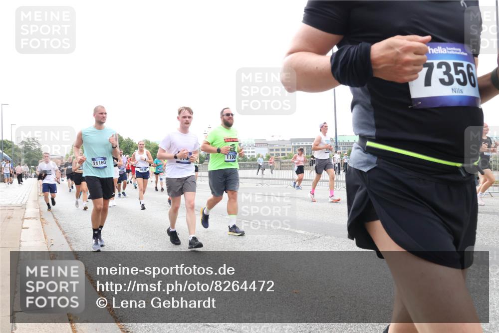 29.06.2025 - hella hamburg halbmarathon Lena Gebhardt http://msf.ph/oto/8264472 29.06.2025 10:46:09 Lombardsbrücke 1004, 1100, 1104, 1421, 1426, 1429, 1465, 1532, 1555, 1854, 1867, 1868, 1983, 2398, 2423, 2500, 2522, 2773, 2813, 2917, 2951, 2954, 2965, 3410, 4104, 4119, 4223, 4317, 4388, 4448, 4572, 5044, 5635, 5697, 5703, 5769, 5770, 5854, 5892, 6068, 6133, 6333, 6392, 6623, 7268, 7356, 7364, 7368, 7374, 7605, 7894, 7960, 7983, 8047, 8700, 9120, 9121, 9129, 9337, 9426, 9445, 10153, 10327, 10329, 10367, 10511, 11358, 11361, 11876, 11910, 12298, 12333, 12507, 12522 meine-sportfotos.de