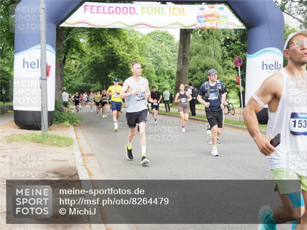 29.06.2025 - hella hamburg halbmarathon MichiJ http://msf.ph/oto/8264479 29.06.2025 10:30:19 Zwischen KM18-KM19 1209, 1441, 1763, 5987, 7092, 9365, 10415, 13714, 13725, 13876, 14484, 15351, 19046 meine-sportfotos.de