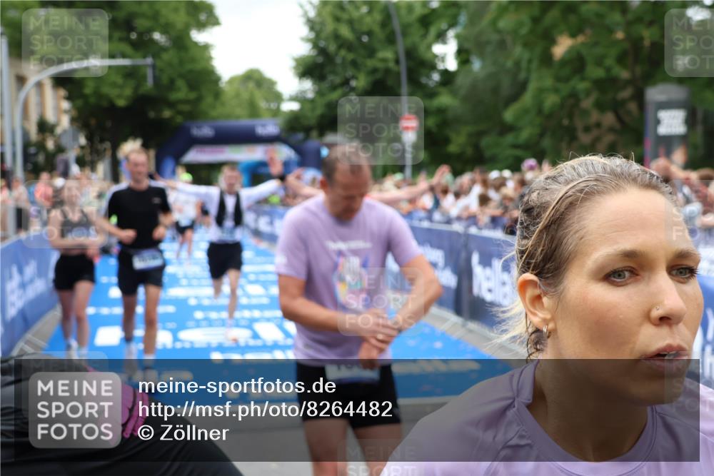 29.06.2025 - hella hamburg halbmarathon Zöllner http://msf.ph/oto/8264482 29.06.2025 10:58:17 Ziel 1595, 2907, 4426, 4592, 6104, 8290, 9230, 11645, 14631, 15125, 18068 meine-sportfotos.de