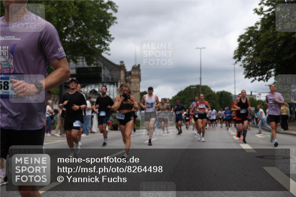 29.06.2025 - hella hamburg halbmarathon Yannick Fuchs http://msf.ph/oto/8264498 29.06.2025 10:48:45 20KM 1125, 1327, 1496, 1506, 1628, 2119, 2474, 2561, 2771, 2884, 2955, 3041, 3177, 3652, 3791, 3794, 3861, 3945, 4029, 4189, 4231, 4903, 4938, 5319, 6082, 6084, 6433, 6443, 6587, 6723, 6938, 8449, 8487, 8514, 8698, 8772, 8973, 9227, 10191, 10192, 10263, 10368, 10376, 11184, 11333, 11499, 11747, 11797, 11799, 11976, 12186, 12526, 12961, 13297, 13988, 14036, 14175, 14592, 14638, 14660, 14834, 14948, 15389, 15408, 15879, 16047, 16327, 17842, 18380 meine-sportfotos.de