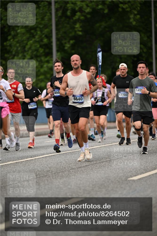 29.06.2025 - hella hamburg halbmarathon Dr. Thomas Lammeyer http://msf.ph/oto/8264502 29.06.2025 10:35:32 Kennedybrücke 1097, 1547, 1844, 1979, 2754, 2755, 2831, 2832, 2914, 3281, 3396, 3424, 3571, 3681, 4877, 4953, 5165, 5350, 5846, 5943, 5965, 6078, 6160, 6573, 6640, 7120, 7772, 8806, 8812, 8941, 9078, 9104, 9183, 9883, 10148, 10240, 10435, 10586, 11178 meine-sportfotos.de