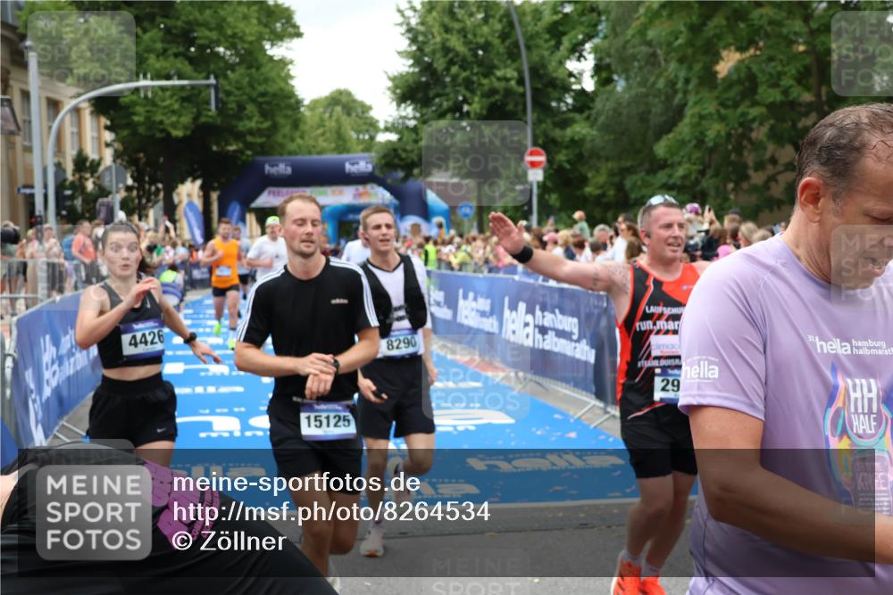 29.06.2025 - hella hamburg halbmarathon Zöllner http://msf.ph/oto/8264534 29.06.2025 10:58:19 Ziel 1595, 4426, 4592, 4708, 6104, 6147, 8290, 9230, 11645, 14631, 18068 meine-sportfotos.de
