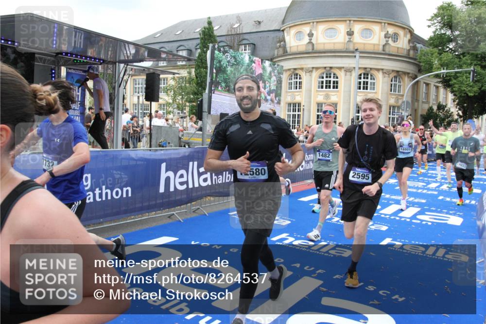 29.06.2025 - hella hamburg halbmarathon Michael Strokosch http://msf.ph/oto/8264537 29.06.2025 10:52:13 Ziel 1482, 2397, 2595, 4837, 5032, 5087, 5093, 5378, 5482, 6897, 7732, 9082, 12135, 12580, 13726, 14248, 14300, 15275, 15829, 16003, 16320, 16591, 16666, 17033, 17130, 18475, 18801 meine-sportfotos.de