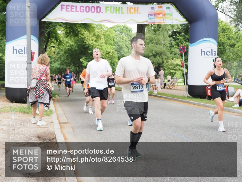29.06.2025 - hella hamburg halbmarathon MichiJ http://msf.ph/oto/8264538 29.06.2025 10:54:17 Zwischen KM18-KM19 2819, 4220, 4293, 7571, 8398, 8999, 10196, 10834, 14340, 15834, 15922, 15993, 17787 meine-sportfotos.de
