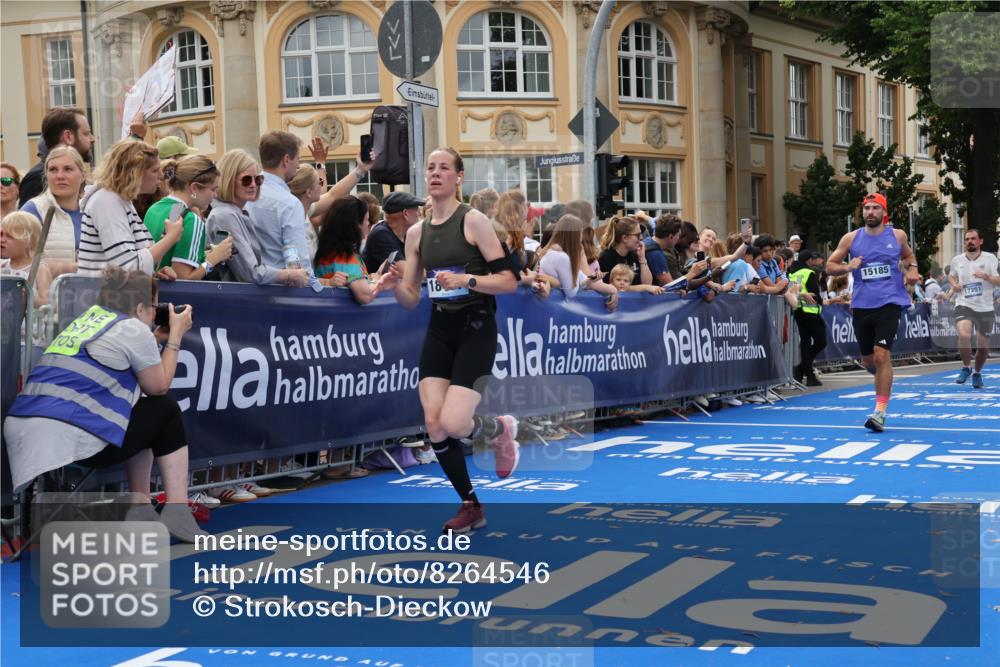 29.06.2025 - hella hamburg halbmarathon Strokosch-Dieckow http://msf.ph/oto/8264546 29.06.2025 10:44:43 Ziel 1782, 1941, 2970, 3004, 3098, 3785, 4270, 4915, 4991, 6490, 7056, 7167, 7325, 10669, 14816, 15185, 15233, 16224, 16834, 17251, 18107, 18437, 18464, 18560, 18868, 19206, 19207, 19210 meine-sportfotos.de