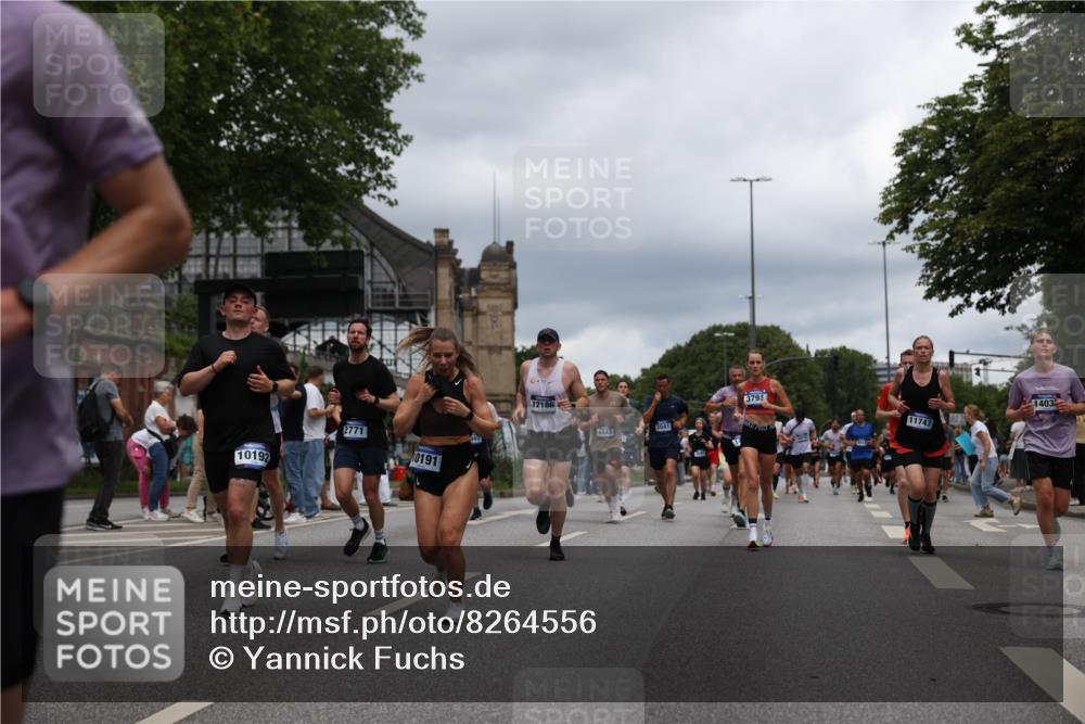 29.06.2025 - hella hamburg halbmarathon Yannick Fuchs http://msf.ph/oto/8264556 29.06.2025 10:48:45 20KM 1125, 1327, 1496, 1506, 1628, 2119, 2474, 2561, 2771, 2884, 2955, 3041, 3177, 3652, 3791, 3794, 3861, 3945, 4029, 4189, 4231, 4903, 4938, 5319, 6082, 6084, 6433, 6443, 6587, 6723, 6938, 8449, 8487, 8514, 8698, 8772, 8973, 9227, 10191, 10192, 10263, 10368, 10376, 11184, 11333, 11499, 11747, 11797, 11799, 11976, 12186, 12526, 12961, 13297, 13988, 14036, 14175, 14592, 14638, 14660, 14834, 14948, 15389, 15408, 15879, 16047, 16327, 17842, 18380 meine-sportfotos.de