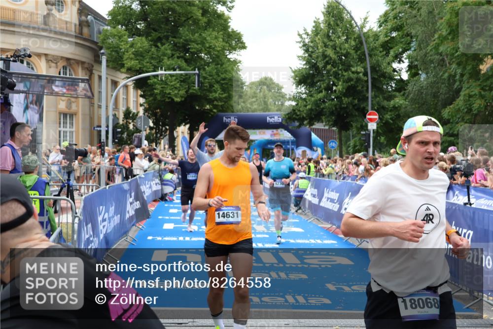 29.06.2025 - hella hamburg halbmarathon Zöllner http://msf.ph/oto/8264558 29.06.2025 10:58:23 Ziel 1595, 4550, 4592, 4708, 6138, 6147, 9230, 9485, 11645, 14631, 15434, 18266 meine-sportfotos.de