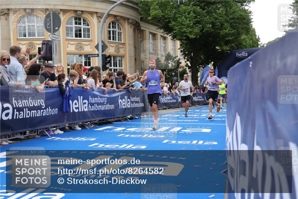 29.06.2025 - hella hamburg halbmarathon Strokosch-Dieckow http://msf.ph/oto/8264582 29.06.2025 10:44:43 Ziel 1782, 1941, 2970, 3004, 3098, 3785, 4270, 4915, 4991, 6490, 7056, 7167, 7325, 10669, 14816, 15185, 15233, 16224, 16834, 17251, 18107, 18437, 18464, 18560, 18868, 19206, 19207, 19210 meine-sportfotos.de