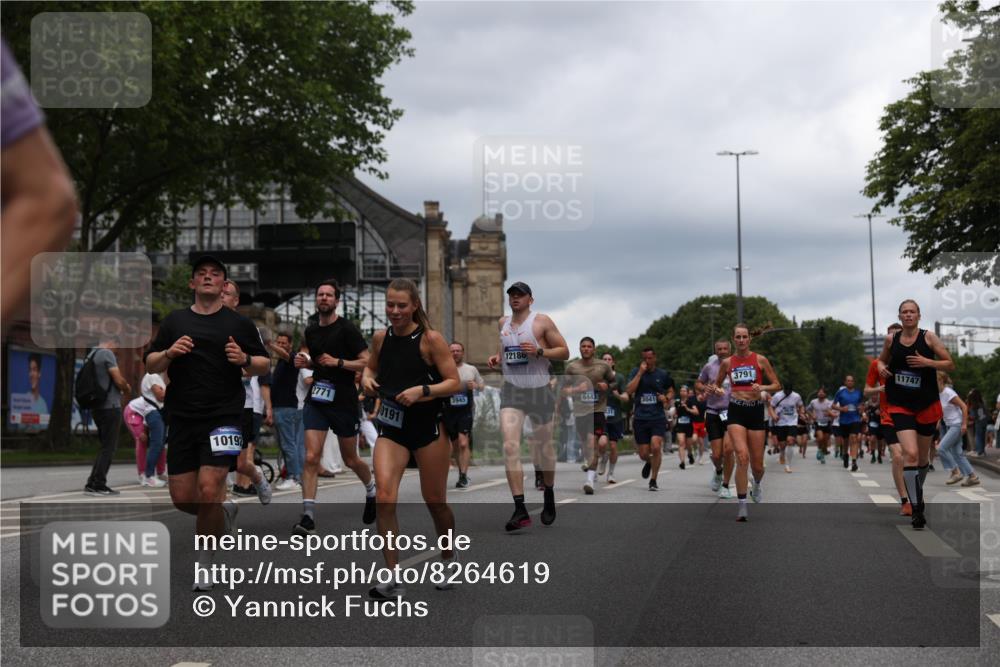 29.06.2025 - hella hamburg halbmarathon Yannick Fuchs http://msf.ph/oto/8264619 29.06.2025 10:48:45 20KM 1125, 1327, 1496, 1506, 1628, 2119, 2474, 2561, 2771, 2884, 2955, 3041, 3177, 3652, 3791, 3794, 3861, 3945, 4029, 4189, 4231, 4903, 4938, 5319, 6082, 6084, 6433, 6443, 6587, 6723, 6938, 8449, 8487, 8514, 8698, 8772, 8973, 9227, 10191, 10192, 10263, 10368, 10376, 11184, 11333, 11499, 11747, 11797, 11799, 11976, 12186, 12526, 12961, 13297, 13988, 14036, 14175, 14592, 14638, 14660, 14834, 14948, 15389, 15408, 15879, 16047, 16327, 17842, 18380 meine-sportfotos.de