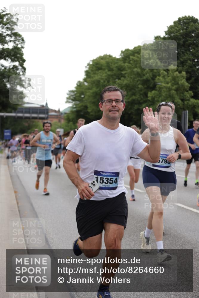 29.06.2025 - hella hamburg halbmarathon Jannik Wohlers http://msf.ph/oto/8264660 29.06.2025 10:33:15 Lombardsbrücke 1189, 1275, 1896, 2342, 2776, 3170, 3560, 4361, 4433, 4449, 4696, 4942, 5075, 5096, 5141, 5557, 5566, 5569, 5821, 5822, 5887, 6109, 6515, 6854, 6999, 7653, 7705, 8021, 8157, 8282, 8891, 9234, 9258, 9438, 9799, 10561, 11338, 11453, 11546, 11676, 11811, 11827, 11928, 12237, 12238, 12652, 12835, 12855, 13375, 13601, 13853, 14098, 14451, 15044, 15072, 15367 meine-sportfotos.de