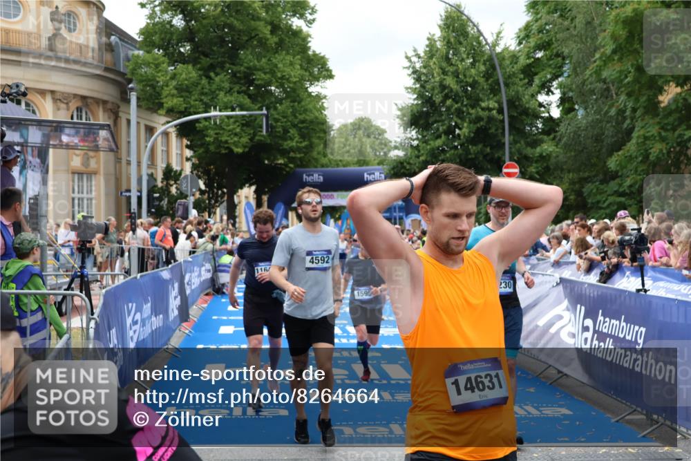 29.06.2025 - hella hamburg halbmarathon Zöllner http://msf.ph/oto/8264664 29.06.2025 10:58:25 Ziel 1595, 4550, 4592, 4708, 5347, 6138, 6147, 7476, 9230, 9485, 11645, 11808, 14355, 15434, 16531, 17415, 18266, 18891 meine-sportfotos.de