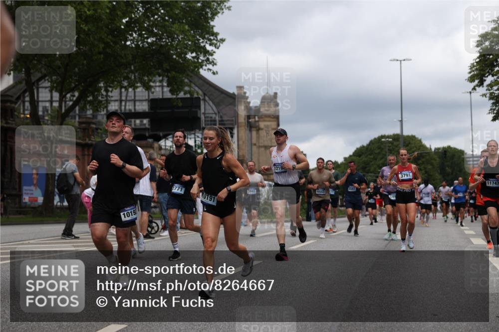 29.06.2025 - hella hamburg halbmarathon Yannick Fuchs http://msf.ph/oto/8264667 29.06.2025 10:48:45 20KM 1125, 1327, 1496, 1506, 1628, 2119, 2474, 2561, 2771, 2884, 2955, 3041, 3177, 3652, 3791, 3794, 3861, 3945, 4029, 4189, 4231, 4903, 4938, 5319, 6082, 6084, 6433, 6443, 6587, 6723, 6938, 8449, 8487, 8514, 8698, 8772, 8973, 9227, 10191, 10192, 10263, 10368, 10376, 11184, 11333, 11499, 11747, 11797, 11799, 11976, 12186, 12526, 12961, 13297, 13988, 14036, 14175, 14592, 14638, 14660, 14834, 14948, 15389, 15408, 15879, 16047, 16327, 17842, 18380 meine-sportfotos.de
