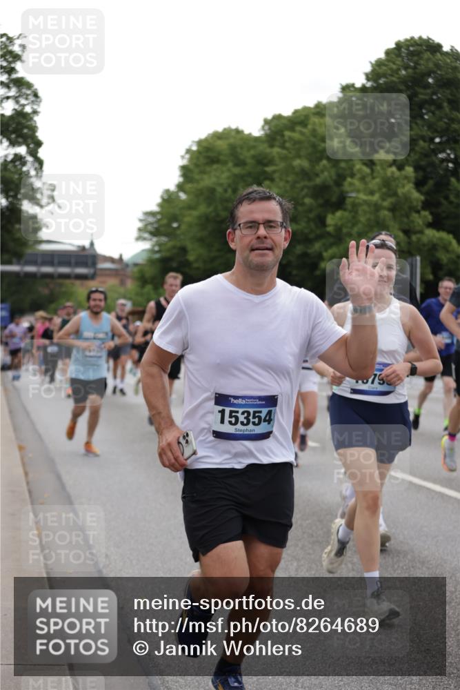 29.06.2025 - hella hamburg halbmarathon Jannik Wohlers http://msf.ph/oto/8264689 29.06.2025 10:33:15 Lombardsbrücke 1189, 1275, 1896, 2342, 2776, 3170, 3560, 4361, 4433, 4449, 4696, 4942, 5075, 5096, 5141, 5557, 5566, 5569, 5821, 5822, 5887, 6109, 6515, 6854, 6999, 7653, 7705, 8021, 8157, 8282, 8891, 9234, 9258, 9438, 9799, 10561, 11338, 11453, 11546, 11676, 11811, 11827, 11928, 12237, 12238, 12652, 12835, 12855, 13375, 13601, 13853, 14098, 14451, 15044, 15072, 15367 meine-sportfotos.de