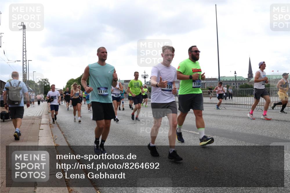 29.06.2025 - hella hamburg halbmarathon Lena Gebhardt http://msf.ph/oto/8264692 29.06.2025 10:46:10 Lombardsbrücke 1004, 1100, 1104, 1421, 1426, 1429, 1465, 1532, 1555, 1608, 1854, 1867, 1868, 1983, 2398, 2423, 2500, 2522, 2773, 2813, 2917, 2951, 2954, 2965, 3410, 4104, 4119, 4223, 4317, 4388, 4448, 4572, 5044, 5635, 5697, 5703, 5769, 5770, 5854, 5892, 6068, 6133, 6333, 6392, 6623, 7268, 7356, 7364, 7368, 7374, 7605, 7894, 7960, 7983, 8047, 8700, 9120, 9121, 9129, 9337, 9426, 9445, 10153, 10327, 10329, 10367, 10511, 11358, 11361, 11876, 11910, 12298, 12333, 12507, 12522 meine-sportfotos.de