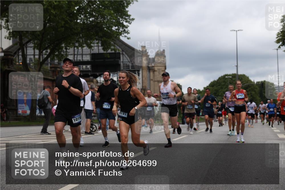 29.06.2025 - hella hamburg halbmarathon Yannick Fuchs http://msf.ph/oto/8264699 29.06.2025 10:48:45 20KM 1125, 1327, 1496, 1506, 1628, 2119, 2474, 2561, 2771, 2884, 2955, 3041, 3177, 3652, 3791, 3794, 3861, 3945, 4029, 4189, 4231, 4903, 4938, 5319, 6082, 6084, 6433, 6443, 6587, 6723, 6938, 8449, 8487, 8514, 8698, 8772, 8973, 9227, 10191, 10192, 10263, 10368, 10376, 11184, 11333, 11499, 11747, 11797, 11799, 11976, 12186, 12526, 12961, 13297, 13988, 14036, 14175, 14592, 14638, 14660, 14834, 14948, 15389, 15408, 15879, 16047, 16327, 17842, 18380 meine-sportfotos.de