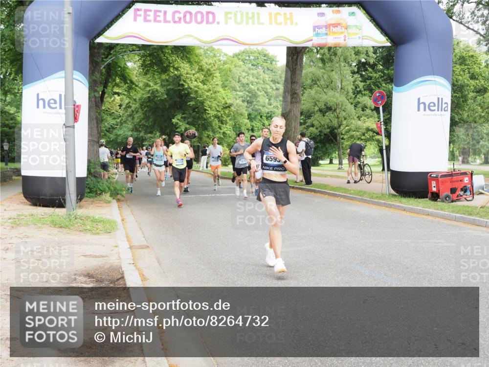 29.06.2025 - hella hamburg halbmarathon MichiJ http://msf.ph/oto/8264732 29.06.2025 10:30:25 Zwischen KM18-KM19 1209, 1256, 1763, 6593, 7693, 9365, 13196, 13714, 14346, 14484, 15654, 17882 meine-sportfotos.de