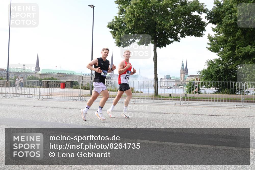29.06.2025 - hella hamburg halbmarathon Lena Gebhardt http://msf.ph/oto/8264735 29.06.2025 10:11:09 Lombardsbrücke 1166, 1186, 1723, 1781, 2868, 3837, 4287, 5254, 5653, 5990, 5991, 7271, 7370, 8171, 8206, 8207, 8368, 8561, 9119, 9169, 9829, 10196, 10372, 11149, 11355, 11755, 12286, 12426, 12556, 12571, 12790, 12836, 13588, 13594, 13603, 14022, 14149, 14270, 15009, 15214, 15252, 15797, 15908, 16383, 16808, 17142, 17500, 17532, 17787, 18382, 18949, 19172, 19241 meine-sportfotos.de