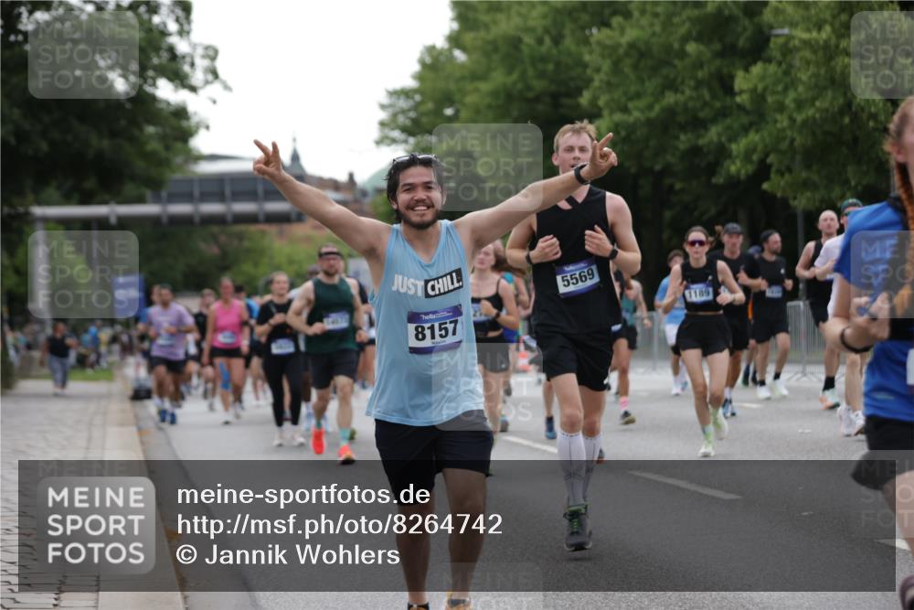29.06.2025 - hella hamburg halbmarathon Jannik Wohlers http://msf.ph/oto/8264742 29.06.2025 10:33:17 Lombardsbrücke 1189, 1275, 1896, 2342, 2776, 3170, 3560, 4361, 4433, 4449, 4696, 4942, 5075, 5096, 5141, 5557, 5566, 5569, 5821, 5822, 5887, 6109, 6515, 6516, 6854, 6956, 6999, 7653, 8021, 8157, 8282, 8891, 9234, 9258, 9438, 9799, 9995, 10561, 11237, 11338, 11453, 11546, 11676, 11811, 11827, 11928, 12237, 12238, 12652, 12835, 12855, 13375, 13535, 13601, 13741, 13853, 14032, 14098, 14451, 15044, 15072, 15367 meine-sportfotos.de