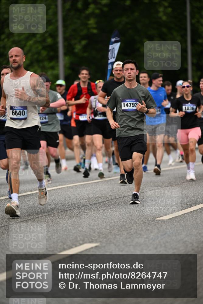 29.06.2025 - hella hamburg halbmarathon Dr. Thomas Lammeyer http://msf.ph/oto/8264747 29.06.2025 10:35:33 Kennedybrücke 1097, 1547, 1844, 1979, 2754, 2755, 2831, 2832, 2914, 3281, 3396, 3424, 3571, 3681, 4877, 4953, 5165, 5350, 5846, 5965, 6078, 6160, 6573, 6640, 7120, 7772, 8806, 8812, 8941, 9078, 9104, 9183, 9883, 10148, 10240, 10435, 10586, 11178 meine-sportfotos.de