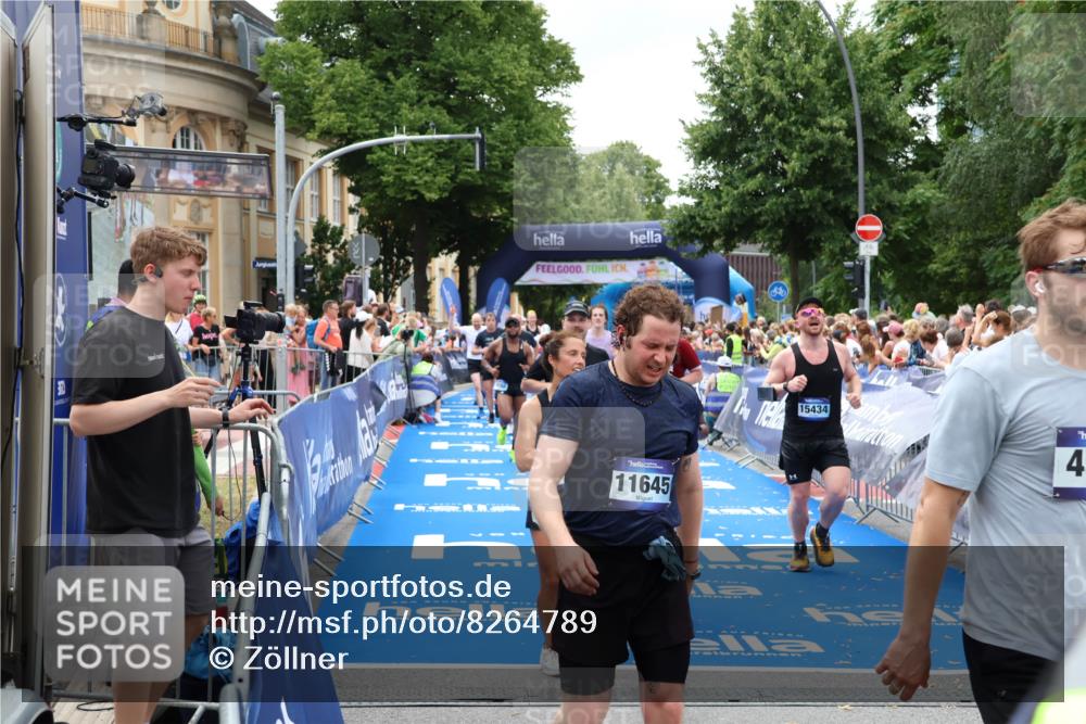 29.06.2025 - hella hamburg halbmarathon Zöllner http://msf.ph/oto/8264789 29.06.2025 10:58:27 Ziel 4550, 4708, 4767, 5347, 6138, 6147, 7476, 9485, 11808, 14355, 15434, 16531, 17415, 18266, 18891, 19166 meine-sportfotos.de