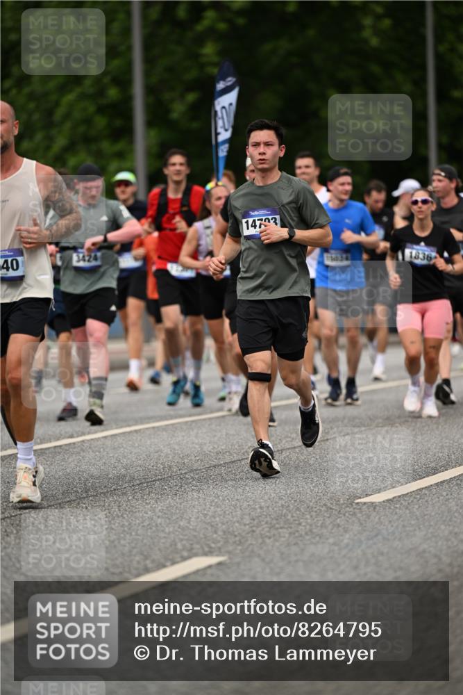29.06.2025 - hella hamburg halbmarathon Dr. Thomas Lammeyer http://msf.ph/oto/8264795 29.06.2025 10:35:33 Kennedybrücke 1097, 1547, 1844, 1979, 2754, 2755, 2831, 2832, 2914, 3281, 3396, 3424, 3571, 3681, 4877, 4953, 5165, 5350, 5846, 5965, 6078, 6160, 6573, 6640, 7120, 7772, 8806, 8812, 8941, 9078, 9104, 9183, 9883, 10148, 10240, 10435, 10586, 11178 meine-sportfotos.de