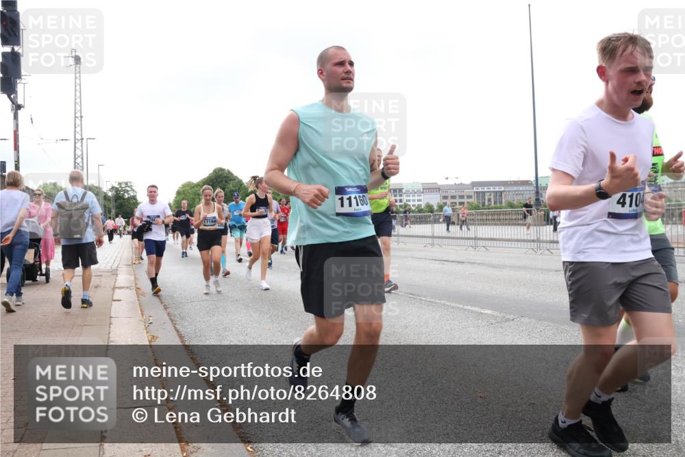 29.06.2025 - hella hamburg halbmarathon Lena Gebhardt http://msf.ph/oto/8264808 29.06.2025 10:46:10 Lombardsbrücke 1004, 1100, 1104, 1421, 1426, 1429, 1465, 1532, 1555, 1608, 1854, 1867, 1868, 1983, 2398, 2423, 2500, 2522, 2773, 2813, 2917, 2951, 2954, 2965, 3410, 4104, 4119, 4223, 4317, 4388, 4448, 4572, 5044, 5635, 5697, 5703, 5769, 5770, 5854, 5892, 6068, 6133, 6333, 6392, 6623, 7268, 7356, 7364, 7368, 7374, 7605, 7894, 7960, 7983, 8047, 8700, 9120, 9121, 9129, 9337, 9426, 9445, 10153, 10327, 10329, 10367, 10511, 11358, 11361, 11876, 11910, 12298, 12333, 12507, 12522 meine-sportfotos.de
