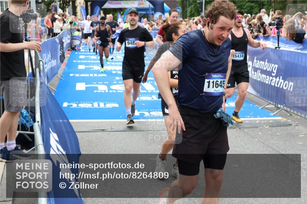29.06.2025 - hella hamburg halbmarathon Zöllner http://msf.ph/oto/8264809 29.06.2025 10:58:28 Ziel 4550, 4708, 4767, 5347, 6138, 6147, 7476, 9485, 11808, 14355, 15434, 16531, 17415, 18266, 18891, 19166 meine-sportfotos.de