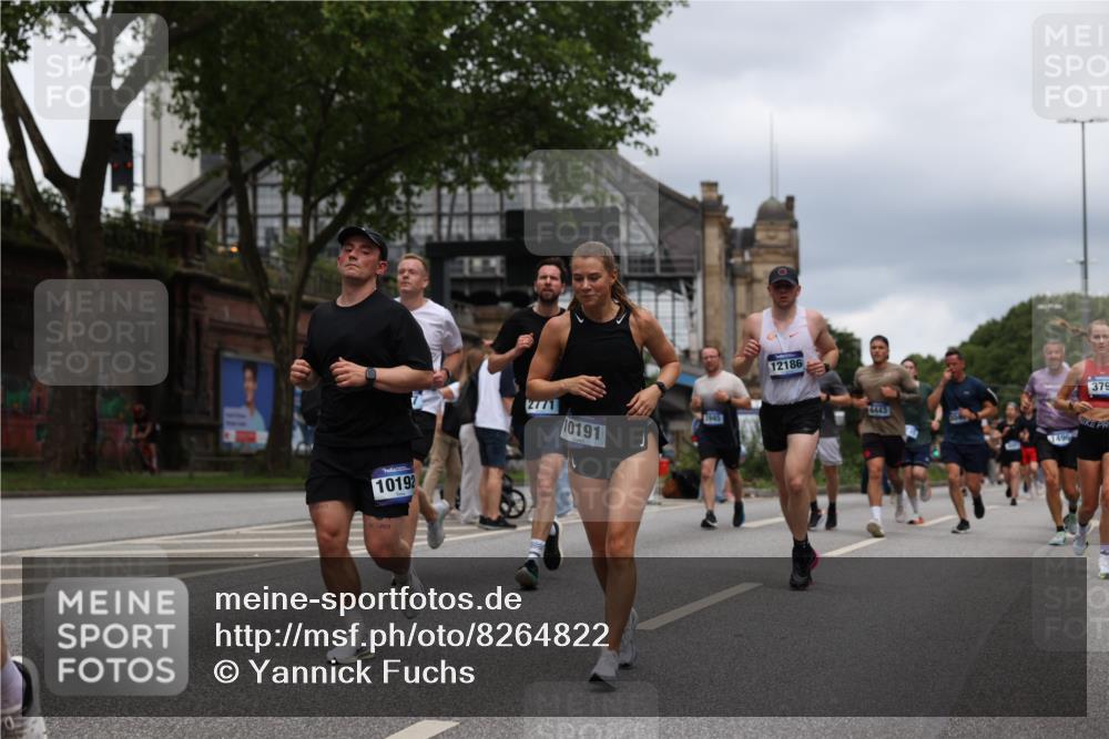 29.06.2025 - hella hamburg halbmarathon Yannick Fuchs http://msf.ph/oto/8264822 29.06.2025 10:48:45 20KM 1125, 1327, 1496, 1506, 1628, 2119, 2474, 2561, 2771, 2884, 2955, 3041, 3177, 3652, 3791, 3794, 3861, 3945, 4029, 4189, 4231, 4903, 4938, 5319, 6082, 6084, 6433, 6443, 6587, 6723, 6938, 8449, 8487, 8514, 8698, 8772, 8973, 9227, 10191, 10192, 10263, 10368, 10376, 11184, 11333, 11499, 11747, 11797, 11799, 11976, 12186, 12526, 12961, 13297, 13988, 14036, 14175, 14592, 14638, 14660, 14834, 14948, 15389, 15408, 15879, 16047, 16327, 17842, 18380 meine-sportfotos.de