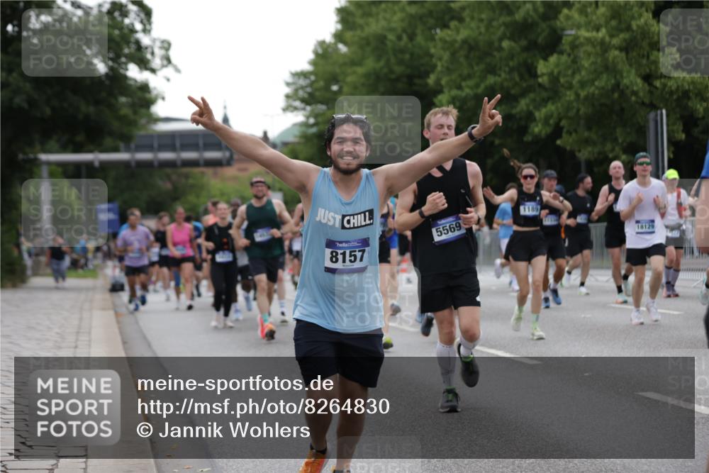 29.06.2025 - hella hamburg halbmarathon Jannik Wohlers http://msf.ph/oto/8264830 29.06.2025 10:33:17 Lombardsbrücke 1189, 1275, 1896, 2342, 2776, 3170, 3560, 4361, 4433, 4449, 4696, 4942, 5075, 5096, 5141, 5557, 5566, 5569, 5821, 5822, 5887, 6109, 6515, 6516, 6854, 6956, 6999, 7653, 8021, 8157, 8282, 8891, 9234, 9258, 9438, 9799, 9995, 10561, 11237, 11338, 11453, 11546, 11676, 11811, 11827, 11928, 12237, 12238, 12652, 12835, 12855, 13375, 13535, 13601, 13741, 13853, 14032, 14098, 14451, 15044, 15072, 15367 meine-sportfotos.de