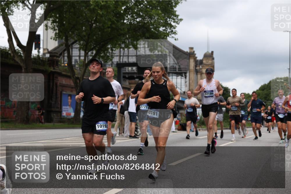 29.06.2025 - hella hamburg halbmarathon Yannick Fuchs http://msf.ph/oto/8264842 29.06.2025 10:48:45 20KM 1125, 1327, 1496, 1506, 1628, 2119, 2474, 2561, 2771, 2884, 2955, 3041, 3177, 3652, 3791, 3794, 3861, 3945, 4029, 4189, 4231, 4903, 4938, 5319, 6082, 6084, 6433, 6443, 6587, 6723, 6938, 8449, 8487, 8514, 8698, 8772, 8973, 9227, 10191, 10192, 10263, 10368, 10376, 11184, 11333, 11499, 11747, 11797, 11799, 11976, 12186, 12526, 12961, 13297, 13988, 14036, 14175, 14592, 14638, 14660, 14834, 14948, 15389, 15408, 15879, 16047, 16327, 17842, 18380 meine-sportfotos.de