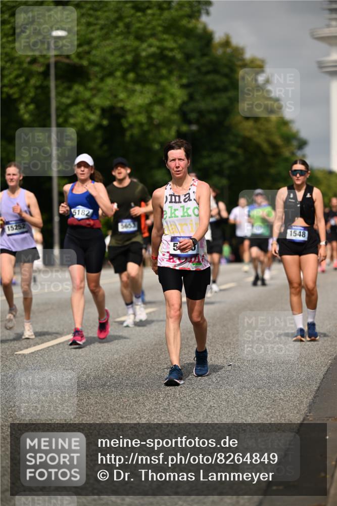 29.06.2025 - hella hamburg halbmarathon Dr. Thomas Lammeyer http://msf.ph/oto/8264849 29.06.2025 10:14:44 Kennedybrücke 1186, 1548, 1781, 2868, 4287, 5182, 5653, 5806, 8171, 8561, 8685, 9150, 9829, 10196, 11149 meine-sportfotos.de
