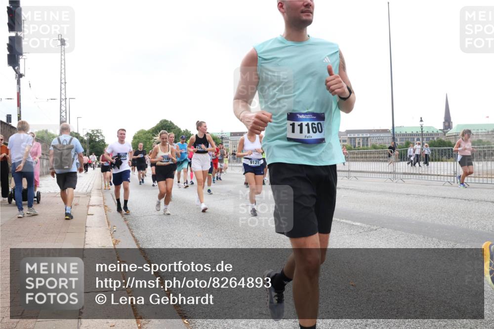 29.06.2025 - hella hamburg halbmarathon Lena Gebhardt http://msf.ph/oto/8264893 29.06.2025 10:46:11 Lombardsbrücke 1004, 1100, 1104, 1421, 1426, 1429, 1465, 1532, 1555, 1608, 1837, 1854, 1867, 1868, 1983, 2398, 2423, 2500, 2522, 2773, 2813, 2917, 2951, 2954, 2965, 3410, 4104, 4119, 4223, 4317, 4388, 4448, 4572, 5635, 5697, 5703, 5769, 5770, 5854, 5892, 6068, 6133, 6333, 6392, 6623, 7268, 7303, 7356, 7364, 7368, 7374, 7605, 7894, 7960, 7983, 8047, 8700, 9120, 9121, 9129, 9337, 9426, 9445, 10153, 10327, 10329, 10367, 10511, 11358, 11361, 11876, 11910, 12298, 12333, 12507, 12522 meine-sportfotos.de