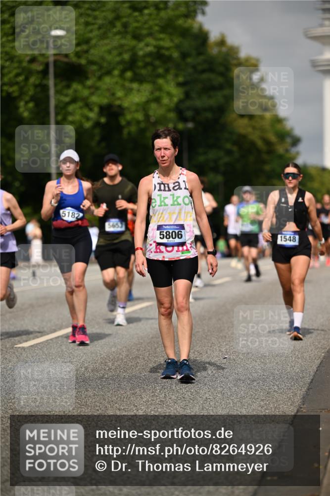29.06.2025 - hella hamburg halbmarathon Dr. Thomas Lammeyer http://msf.ph/oto/8264926 29.06.2025 10:14:44 Kennedybrücke 1186, 1548, 1781, 2868, 4287, 5182, 5653, 5806, 8171, 8561, 8685, 9150, 9829, 10196, 11149 meine-sportfotos.de