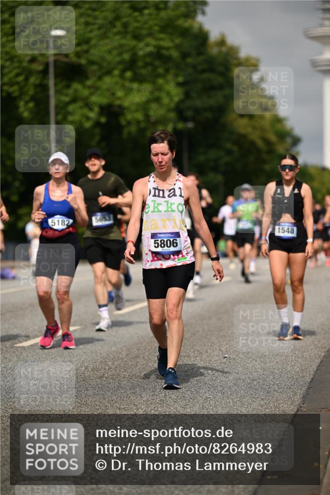 29.06.2025 - hella hamburg halbmarathon Dr. Thomas Lammeyer http://msf.ph/oto/8264983 29.06.2025 10:14:45 Kennedybrücke 1186, 1548, 1781, 2868, 4287, 5182, 5653, 5806, 8171, 8561, 9150, 9829, 10196, 11149 meine-sportfotos.de