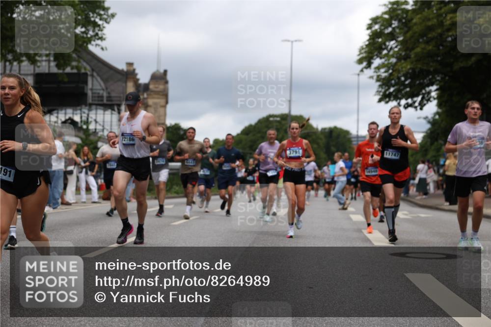 29.06.2025 - hella hamburg halbmarathon Yannick Fuchs http://msf.ph/oto/8264989 29.06.2025 10:48:46 20KM 1125, 1327, 1496, 1506, 1628, 2119, 2474, 2561, 2771, 2884, 2955, 3041, 3177, 3652, 3791, 3794, 3861, 3945, 4029, 4189, 4231, 4903, 4938, 5319, 6082, 6084, 6433, 6443, 6587, 6723, 6938, 8449, 8487, 8514, 8698, 8973, 9227, 10191, 10192, 10263, 10368, 10376, 11184, 11333, 11499, 11747, 11797, 11799, 11976, 12186, 12526, 12961, 13267, 13297, 13988, 14036, 14175, 14592, 14638, 14660, 14834, 14948, 15389, 15408, 15879, 16047, 16327, 17842, 18380 meine-sportfotos.de