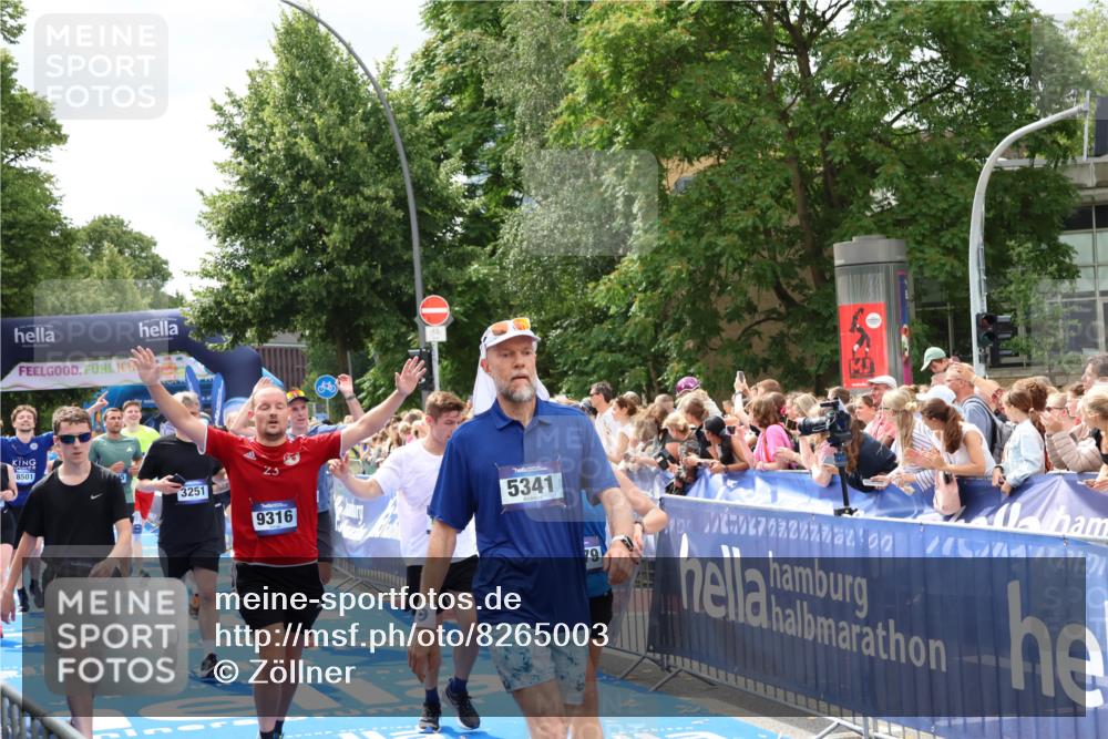 29.06.2025 - hella hamburg halbmarathon Zöllner http://msf.ph/oto/8265003 29.06.2025 10:58:40 Ziel 2619, 2978, 3251, 4467, 5341, 6592, 6595, 7082, 7659, 8322, 9316, 12712, 12809, 12862, 12879, 13694, 15197, 18501, 18556, 18587 meine-sportfotos.de