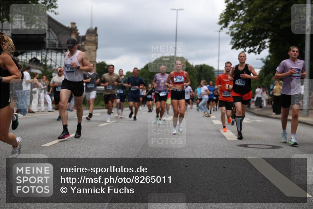 29.06.2025 - hella hamburg halbmarathon Yannick Fuchs http://msf.ph/oto/8265011 29.06.2025 10:48:46 20KM 1125, 1327, 1496, 1506, 1628, 2119, 2474, 2561, 2771, 2884, 2955, 3041, 3177, 3652, 3791, 3794, 3861, 3945, 4029, 4189, 4231, 4903, 4938, 5319, 6082, 6084, 6433, 6443, 6587, 6723, 6938, 8449, 8487, 8514, 8698, 8973, 9227, 10191, 10192, 10263, 10368, 10376, 11184, 11333, 11499, 11747, 11797, 11799, 11976, 12186, 12526, 12961, 13267, 13297, 13988, 14036, 14175, 14592, 14638, 14660, 14834, 14948, 15389, 15408, 15879, 16047, 16327, 17842, 18380 meine-sportfotos.de