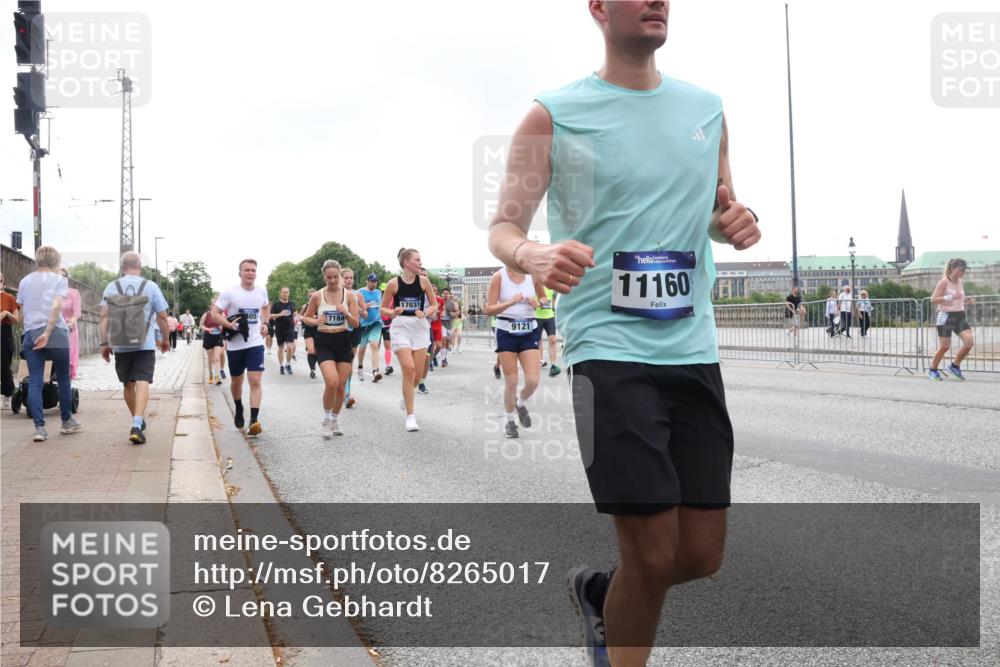 29.06.2025 - hella hamburg halbmarathon Lena Gebhardt http://msf.ph/oto/8265017 29.06.2025 10:46:11 Lombardsbrücke 1004, 1100, 1104, 1421, 1426, 1429, 1465, 1532, 1555, 1608, 1837, 1854, 1867, 1868, 1983, 2398, 2423, 2500, 2522, 2773, 2813, 2917, 2951, 2954, 2965, 3410, 4104, 4119, 4223, 4317, 4388, 4448, 4572, 5635, 5697, 5703, 5769, 5770, 5854, 5892, 6068, 6133, 6333, 6392, 6623, 7268, 7303, 7356, 7364, 7368, 7374, 7605, 7894, 7960, 7983, 8047, 8700, 9120, 9121, 9129, 9337, 9426, 9445, 10153, 10327, 10329, 10367, 10511, 11358, 11361, 11876, 11910, 12298, 12333, 12507, 12522 meine-sportfotos.de