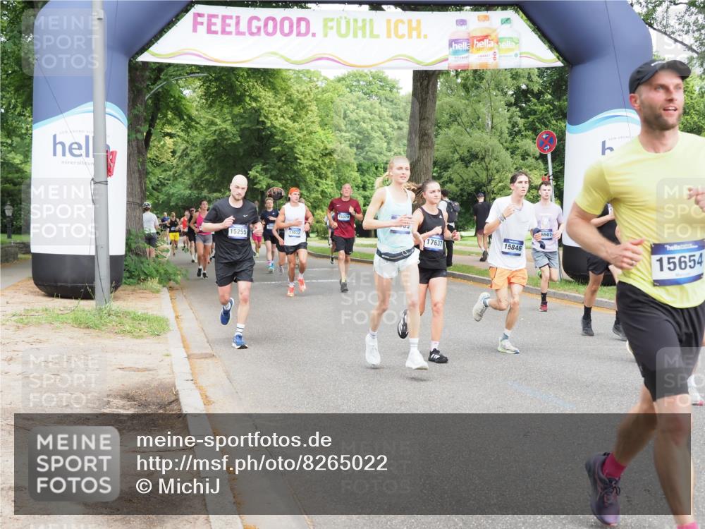29.06.2025 - hella hamburg halbmarathon MichiJ http://msf.ph/oto/8265022 29.06.2025 10:30:28 Zwischen KM18-KM19 1256, 1675, 6593, 7105, 7693, 12588, 13196, 14346, 15654, 15846, 17882 meine-sportfotos.de