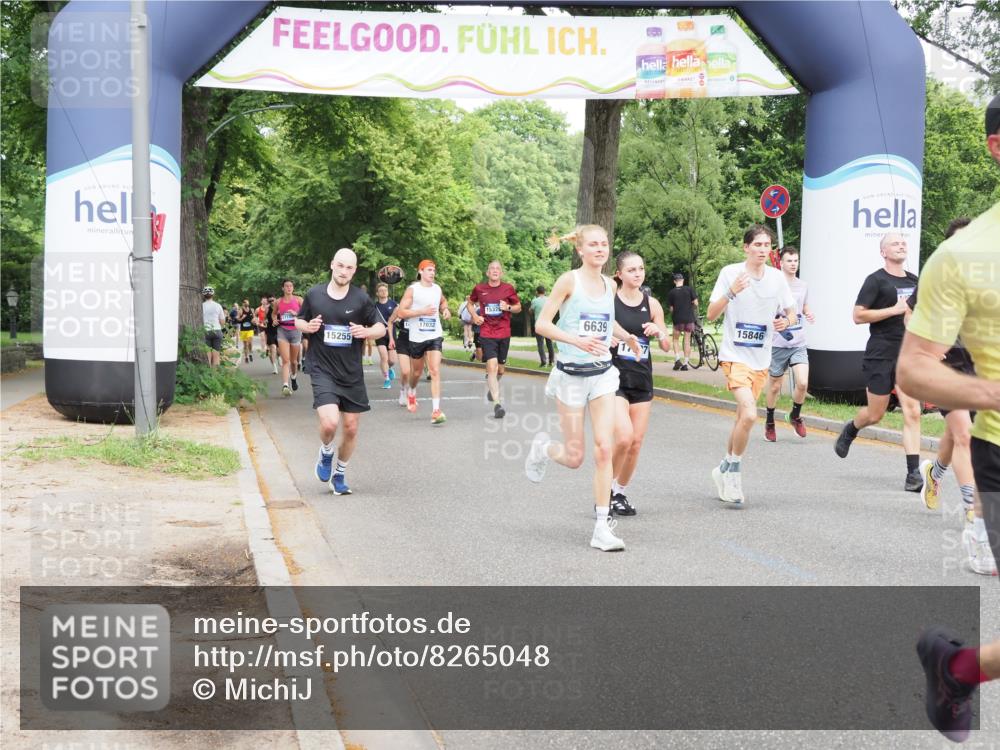 29.06.2025 - hella hamburg halbmarathon MichiJ http://msf.ph/oto/8265048 29.06.2025 10:30:29 Zwischen KM18-KM19 1256, 1675, 6593, 6639, 7105, 7693, 12588, 14346, 14811, 15255, 15654, 15846, 16507, 17637, 17882 meine-sportfotos.de