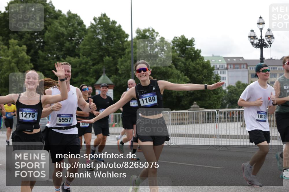 29.06.2025 - hella hamburg halbmarathon Jannik Wohlers http://msf.ph/oto/8265075 29.06.2025 10:33:21 Lombardsbrücke 1189, 1275, 1896, 2342, 2776, 3170, 3264, 3560, 4361, 4433, 4449, 4696, 4942, 5075, 5096, 5141, 5557, 5566, 5569, 5691, 5821, 5822, 5887, 6109, 6515, 6516, 6854, 6956, 6999, 7027, 7565, 7653, 8021, 8157, 8202, 8282, 8375, 8377, 8383, 8401, 9094, 9234, 9438, 9799, 9875, 9995, 10007, 10071, 10561, 11111, 11237, 11338, 11453, 11546, 11676, 11811, 11827, 11928, 12237, 12238, 12562, 12652, 12835, 12855, 13375, 13535, 13601, 13741, 13853, 14032, 14098, 14451, 15044 meine-sportfotos.de