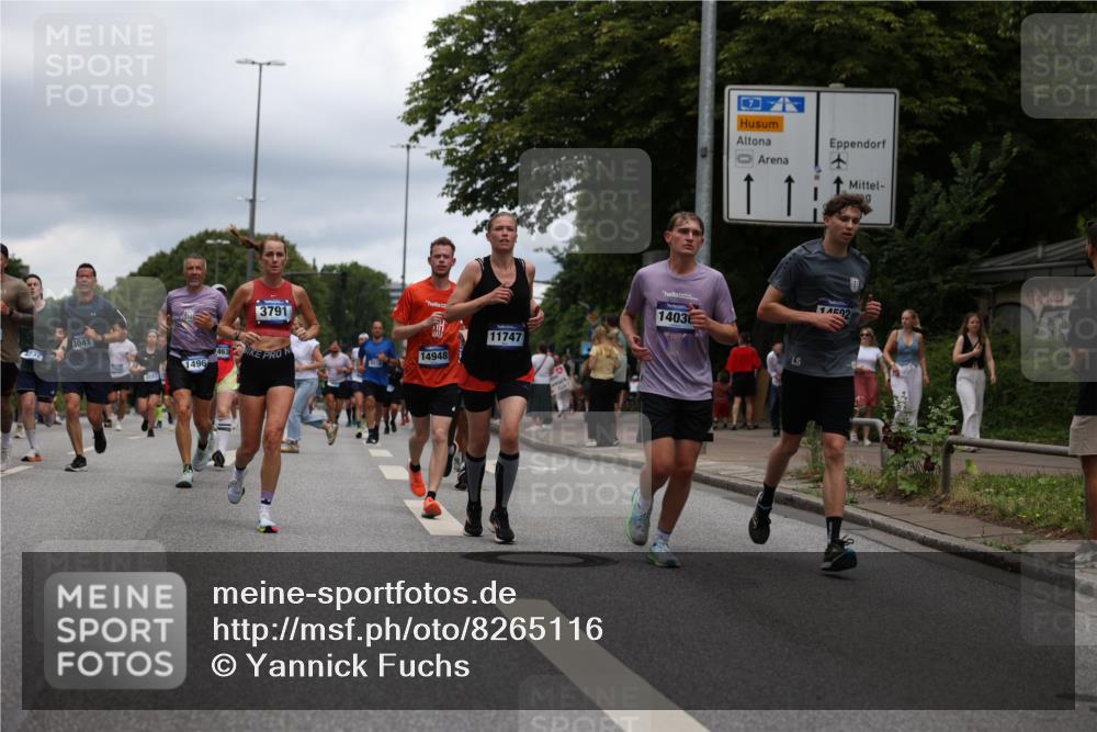 29.06.2025 - hella hamburg halbmarathon Yannick Fuchs http://msf.ph/oto/8265116 29.06.2025 10:48:46 20KM 1125, 1327, 1496, 1506, 1628, 2119, 2474, 2561, 2771, 2884, 2955, 3041, 3177, 3652, 3791, 3794, 3861, 3945, 4029, 4189, 4231, 4903, 4938, 5319, 6082, 6084, 6433, 6443, 6587, 6723, 6938, 8449, 8487, 8514, 8698, 8973, 9227, 10191, 10192, 10263, 10368, 10376, 11184, 11333, 11499, 11747, 11797, 11799, 11976, 12186, 12526, 12961, 13267, 13297, 13988, 14036, 14175, 14592, 14638, 14660, 14834, 14948, 15389, 15408, 15879, 16047, 16327, 17842, 18380 meine-sportfotos.de