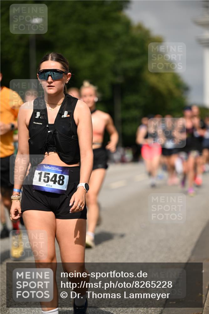 29.06.2025 - hella hamburg halbmarathon Dr. Thomas Lammeyer http://msf.ph/oto/8265228 29.06.2025 10:14:51 Kennedybrücke 1548, 1781, 2868, 4287, 5182, 5440, 5653, 5806, 8171, 8561, 8807, 9829, 10196, 11149 meine-sportfotos.de