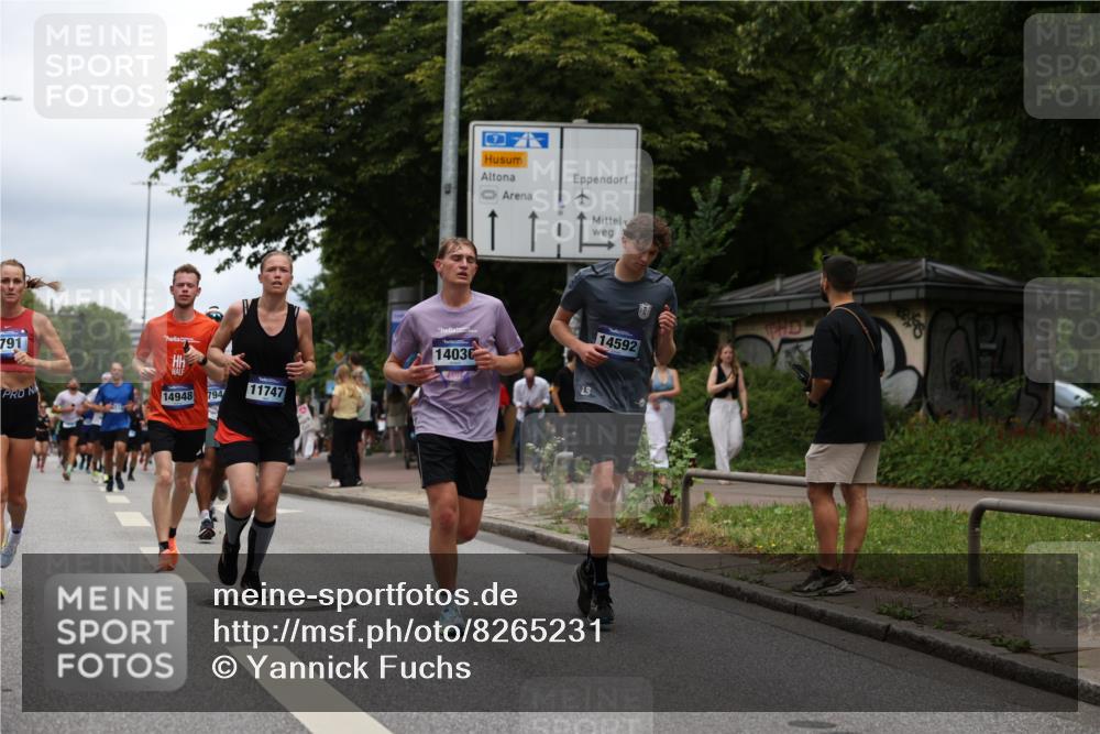 29.06.2025 - hella hamburg halbmarathon Yannick Fuchs http://msf.ph/oto/8265231 29.06.2025 10:48:46 20KM 1125, 1327, 1496, 1506, 1628, 2119, 2474, 2561, 2771, 2884, 2955, 3041, 3177, 3652, 3791, 3794, 3861, 3945, 4029, 4189, 4231, 4903, 4938, 5319, 6082, 6084, 6433, 6443, 6587, 6723, 6938, 8449, 8487, 8514, 8698, 8973, 9227, 10191, 10192, 10263, 10368, 10376, 11184, 11333, 11499, 11747, 11797, 11799, 11976, 12186, 12526, 12961, 13267, 13297, 13988, 14036, 14175, 14592, 14638, 14660, 14834, 14948, 15389, 15408, 15879, 16047, 16327, 17842, 18380 meine-sportfotos.de