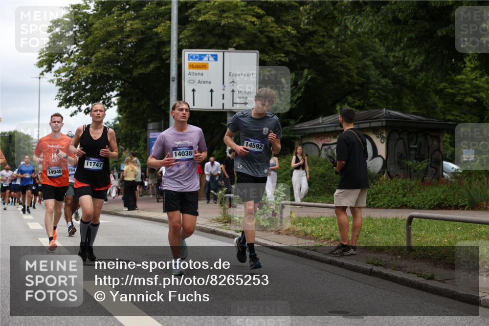 29.06.2025 - hella hamburg halbmarathon Yannick Fuchs http://msf.ph/oto/8265253 29.06.2025 10:48:46 20KM 1125, 1327, 1496, 1506, 1628, 2119, 2474, 2561, 2771, 2884, 2955, 3041, 3177, 3652, 3791, 3794, 3861, 3945, 4029, 4189, 4231, 4903, 4938, 5319, 6082, 6084, 6433, 6443, 6587, 6723, 6938, 8449, 8487, 8514, 8698, 8973, 9227, 10191, 10192, 10263, 10368, 10376, 11184, 11333, 11499, 11747, 11797, 11799, 11976, 12186, 12526, 12961, 13267, 13297, 13988, 14036, 14175, 14592, 14638, 14660, 14834, 14948, 15389, 15408, 15879, 16047, 16327, 17842, 18380 meine-sportfotos.de
