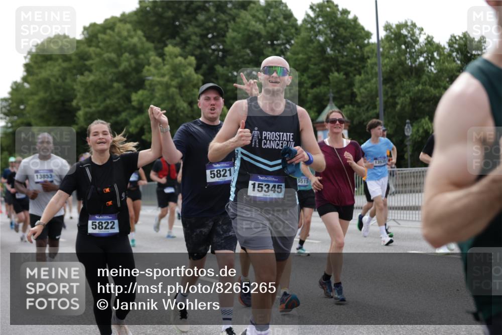 29.06.2025 - hella hamburg halbmarathon Jannik Wohlers http://msf.ph/oto/8265265 29.06.2025 10:33:23 Lombardsbrücke 1189, 1275, 1417, 1896, 2342, 2482, 3170, 3264, 3340, 3345, 3560, 4361, 4433, 4449, 4479, 4696, 4942, 5075, 5096, 5141, 5557, 5566, 5569, 5691, 5821, 5822, 5887, 6109, 6364, 6515, 6516, 6854, 6956, 7027, 7565, 7653, 8021, 8157, 8202, 8282, 8375, 8377, 8383, 8401, 9094, 9234, 9438, 9799, 9875, 9995, 10007, 10071, 10561, 11092, 11111, 11237, 11338, 11453, 11546, 11676, 11827, 11928, 12237, 12238, 12562, 12652, 12835, 12855, 13535, 13601, 13741, 13853, 13934, 14032, 14098 meine-sportfotos.de
